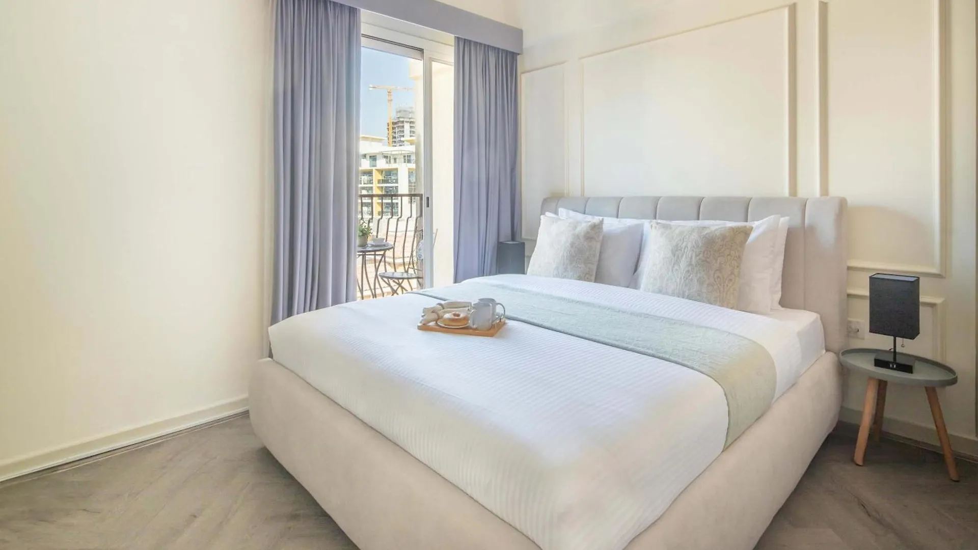 Frank Porter - Rokane G22 Dubai Apartment