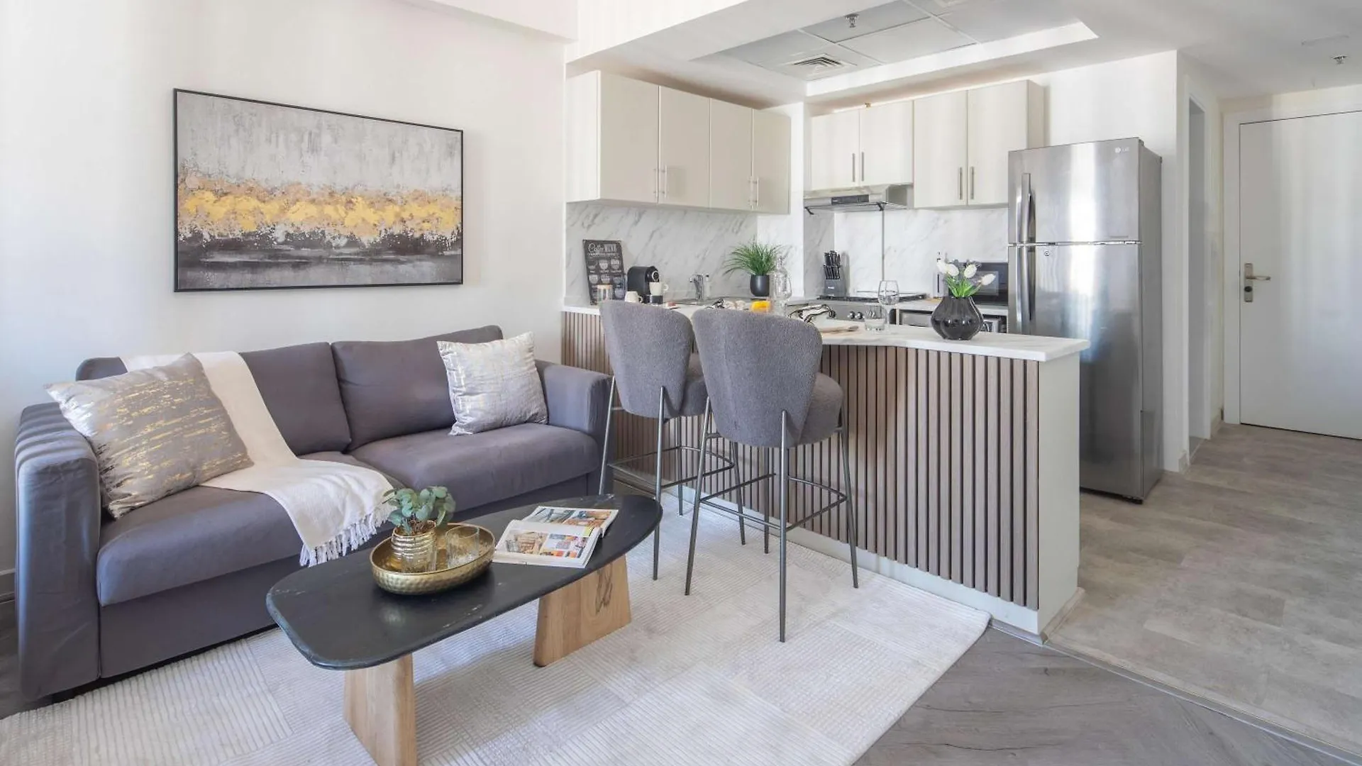 Frank Porter - Rokane G22 Dubai Apartment